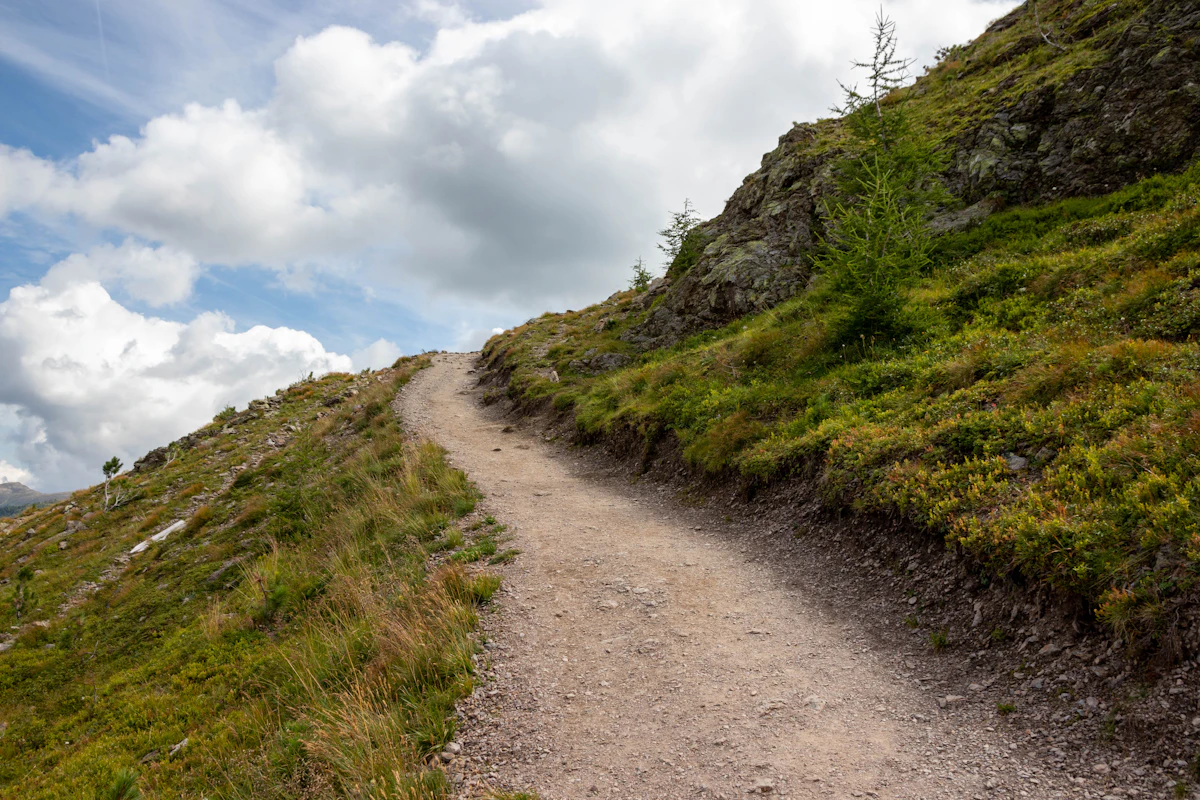 Alpine hiking trail in the Allgäu mountains near Neuschwanstein - outdoor adventure Bavaria